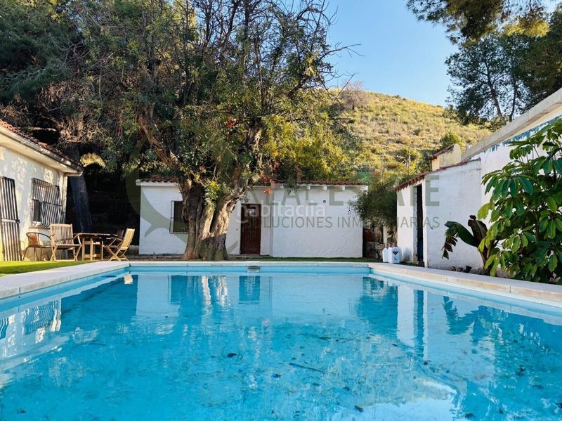 Foto dd25322c-cb8d-4a53-8595-281a9aeae5a9. Xalet amb calefacció aparcament piscina a Almajada-Ravel Mutxamel