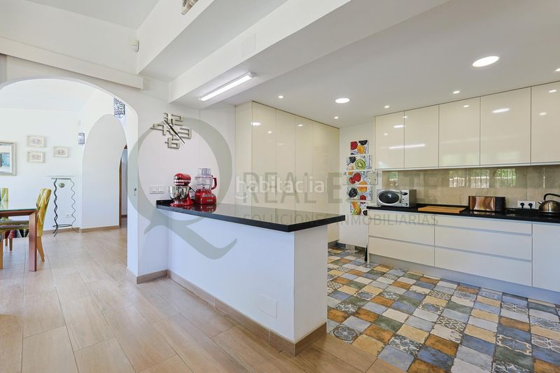 Foto 0db657e6-7c74-4ca5-9a06-f66fe36a2390. Xalet amb aparcament piscina a Almajada-Ravel Mutxamel