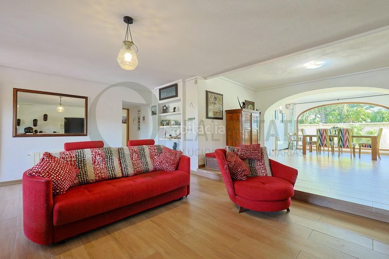 Foto 371176fd-6c31-4fac-9a5e-b08e59a5c173. Xalet amb aparcament piscina a Almajada-Ravel Mutxamel