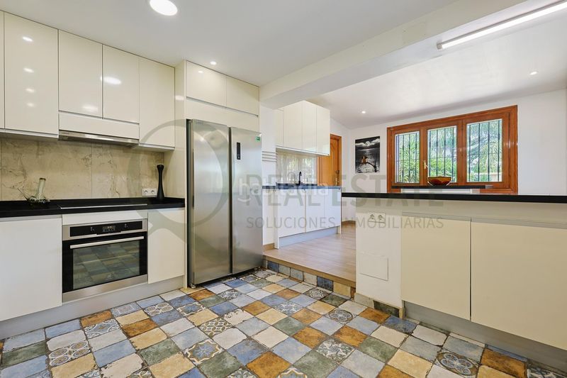 Foto 389235ef-2b87-40c9-8e42-d5aedc7a449b. Xalet amb aparcament piscina a Almajada-Ravel Mutxamel