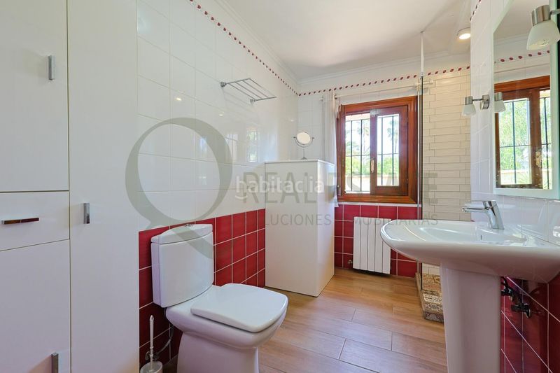 Foto 40fcc26e-effb-4607-9f65-b509985ebcff. Xalet amb aparcament piscina a Almajada-Ravel Mutxamel