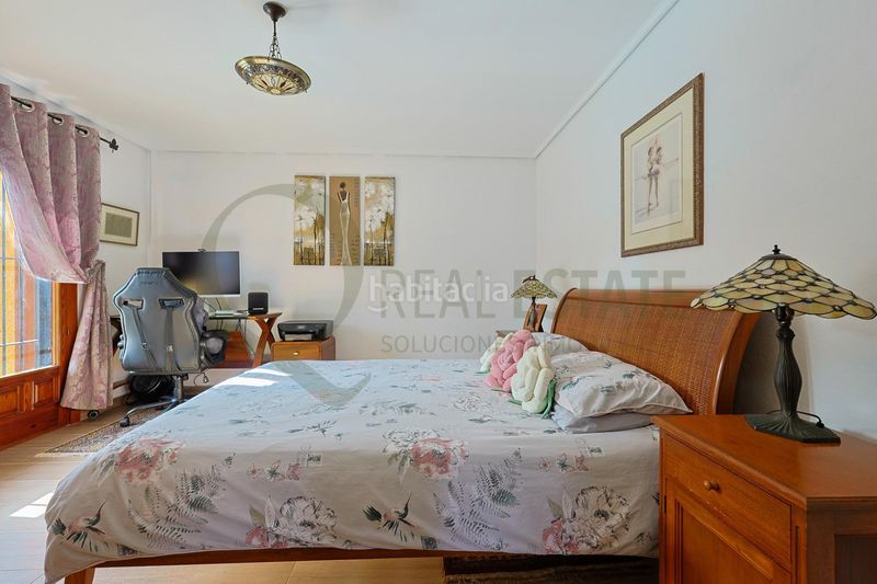 Foto 78025905-6cef-43e9-8404-22efb2bc444d. Xalet amb aparcament piscina a Almajada-Ravel Mutxamel