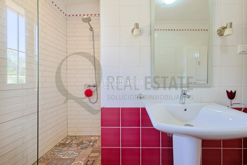 Foto 7a8b08f5-73d0-4207-9e7a-8a395bd50d8a. Xalet amb aparcament piscina a Almajada-Ravel Mutxamel