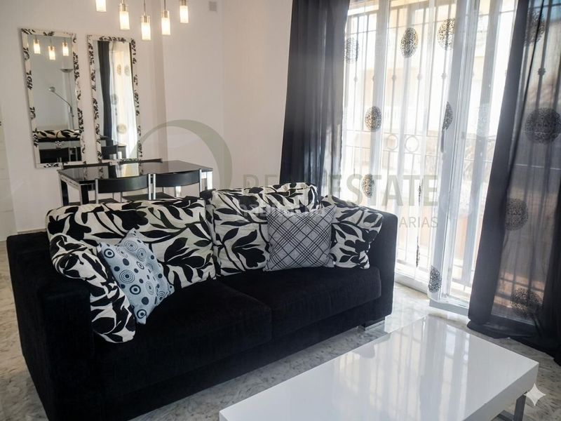 Foto 3dbfec3f-a2b9-4651-b9bb-53d5bfaa8250. Casa adossada amb aparcament piscina a Bonalba-Cotoveta Mutxamel