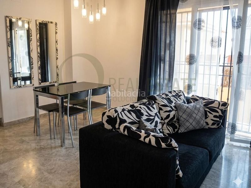 Foto b55807e6-9185-42ea-8f7e-68074b0e1d6d. Casa adossada amb aparcament piscina a Bonalba-Cotoveta Mutxamel