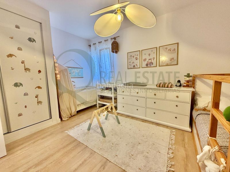 Foto 1477166c-d41d-4b80-a958-8ac8a5d5f404. Chalet villa mediterránea con piscina y jardín en muchavista para familias. en Campello (el)