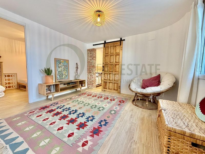 Foto 17ad7cb0-36aa-49f7-b176-c5223eb384fe. Chalet villa mediterránea con piscina y jardín en muchavista para familias. en Campello (el)