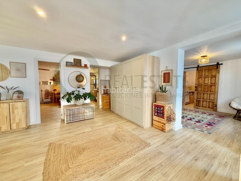 Foto c33df4a5-565d-4b05-b381-9cae4996f2d8. Chalet villa mediterránea con piscina y jardín en muchavista para familias. en Campello (el)