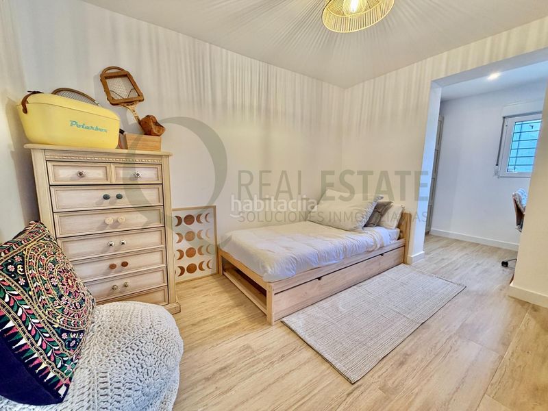Foto e1b4b762-817e-410e-a1c8-c0881fdca394. Chalet villa mediterránea con piscina y jardín en muchavista para familias. en Campello (el)