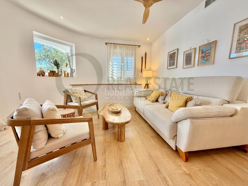 Foto fe77fee5-ae2d-4eb7-8da9-4f439cb8866c. Chalet villa mediterránea con piscina y jardín en muchavista para familias. en Campello (el)
