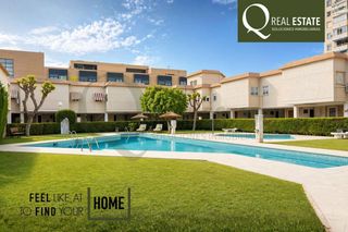 Miete Haus  Avenida paises escandinavos. Bungalow moderno con piscina en playa de san juan.