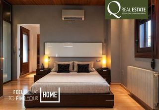 Haus  Avenida avenida doctor esteban barbado. Bungalow de 4 plantas con piscina y garaje en villena.