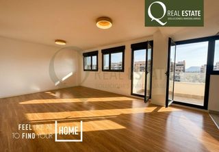 Lloguer Pis  Calle maestro josé garberí serrano. Piso en alquiler en pau 5 con terraza y piscina.
