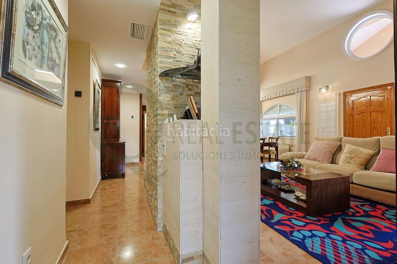 Foto 210d6f84-cdfb-4c04-862c-884ae64e588d. Chalet mit heizung parking in Villafranqueza Alicante