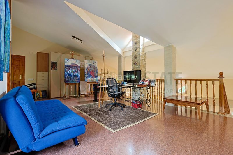 Foto 6bd8596f-e1e1-49ad-960d-5cf364d19b2a. Chalet mit heizung parking in Villafranqueza Alicante