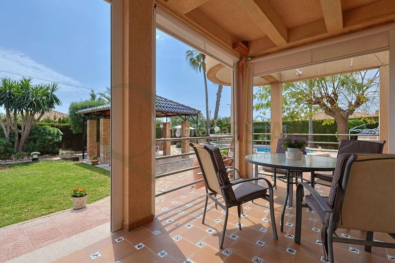 Foto a5167147-6f31-4af4-a5b2-48009e8ff59f. Chalet mit heizung parking in Villafranqueza Alicante