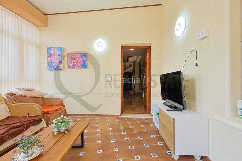 Foto b6bda729-2b38-4620-8e8b-f1bc93a798c6. Chalet mit heizung parking in Villafranqueza Alicante