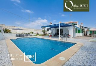 Xalet  Calle calle bahía. Chalet independiente en esquina con piscina privada y solárium e