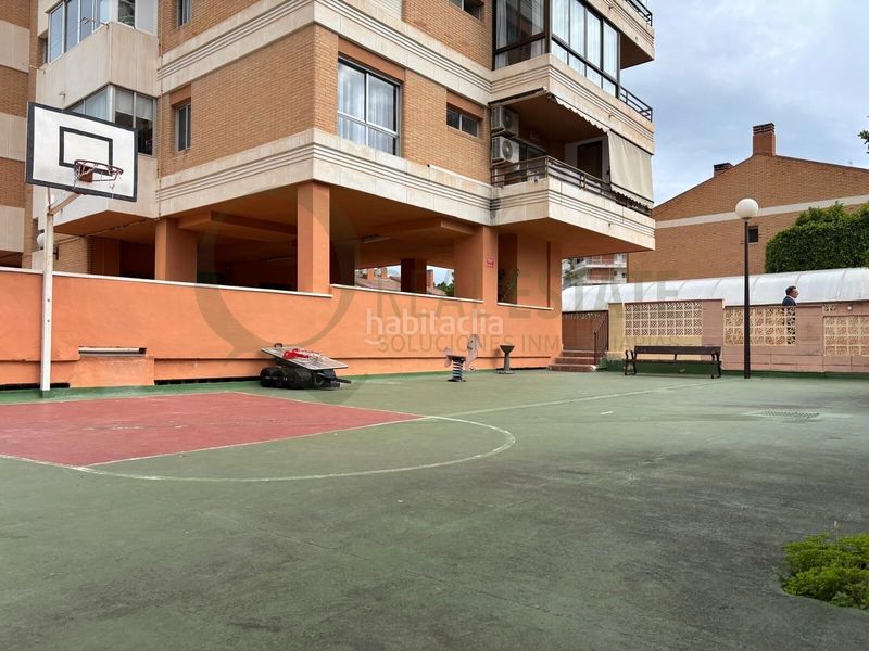 Foto 0af275a2-42e1-4d76-9666-356637f592db. Casa adossada amb calefacció aparcament piscina a Alicante