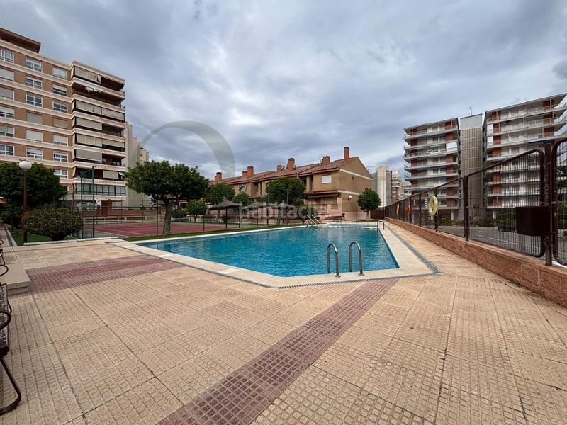 Foto cf72fb78-b2dc-4754-b53f-8a8d2df31d8c. Casa adossada amb calefacció aparcament piscina a Alicante