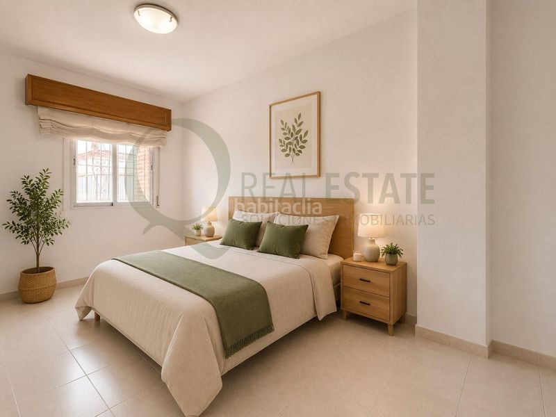 Foto e80333fc-00e2-46dc-9200-7611df4853dd. Casa adossada amb calefacció aparcament piscina a Alicante
