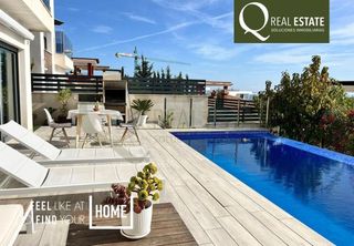 Chalet in Balcón de Finestrat-Terra Marina. Villa en balcón de finestrat con piscina infinity, tecnología hi
