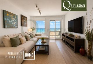 Flat  Calle tarragona. Piso en playa muchavista en primera línea con terraza acristalad