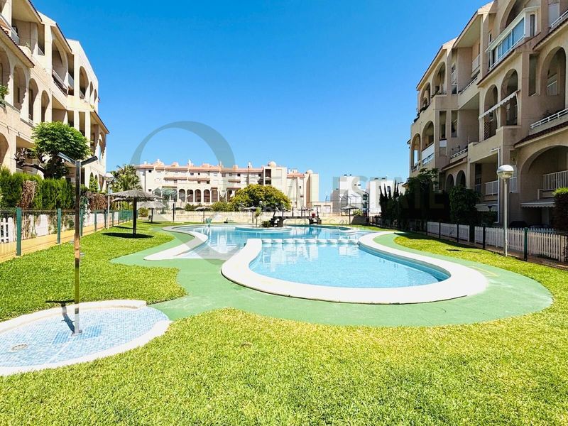 Foto fd0b711e-fe90-4949-b30c-bea447d5c9bb. Àtic amb calefacció aparcament piscina a Playa Muchavista Campello (el)