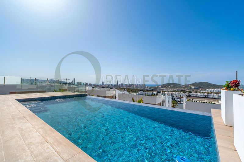 Foto bd2b062c-b71c-455d-b4e3-e9ae1b868540. Xalet amb calefacció aparcament piscina a Via Parque Benidorm