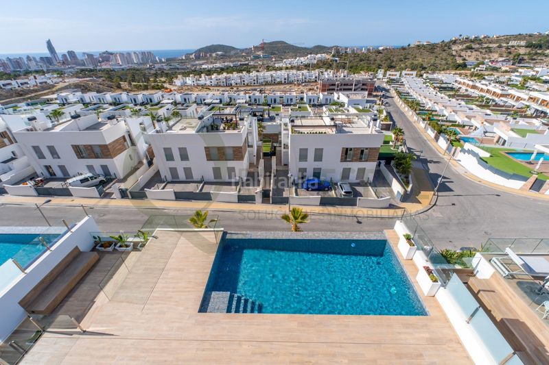 Foto e6d19baf-e9de-4771-9f6c-d6b096acac6f. Xalet amb calefacció aparcament piscina a Via Parque Benidorm