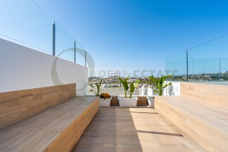 Foto ff96551b-bbaa-432b-858a-d59bfc66b27e. Xalet amb calefacció aparcament piscina a Via Parque Benidorm