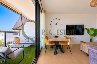 Lloguer Pis  Calle rector ramón martín mateo. Piso de 3 dormitorios de obra reciente con terraza y 2 garajes.