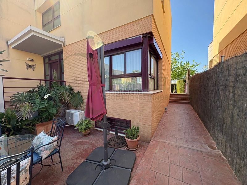 Foto f5670f7a-7c77-4878-89c7-1edee51d7a76. Xalet amb aparcament piscina a Almajada-Ravel Mutxamel