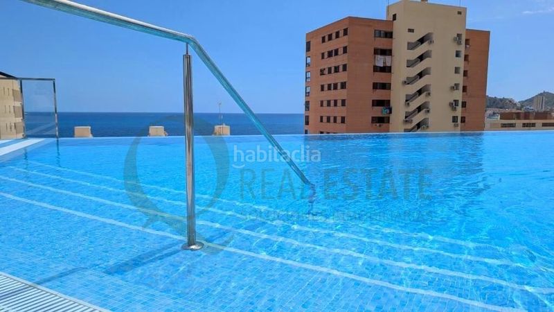 Foto 2ac8e668-22f0-46e7-a735-a016d4b5a070. Piso icono de lujo en costa blanca diseño hitech, vistas infinitas al mar y máxima privacidad en Benidorm