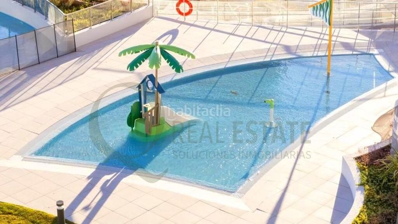 Foto 9bd72d61-b022-42d0-85bf-b9675adb0870. Piso icono de lujo en costa blanca diseño hitech, vistas infinitas al mar y máxima privacidad en Benidorm