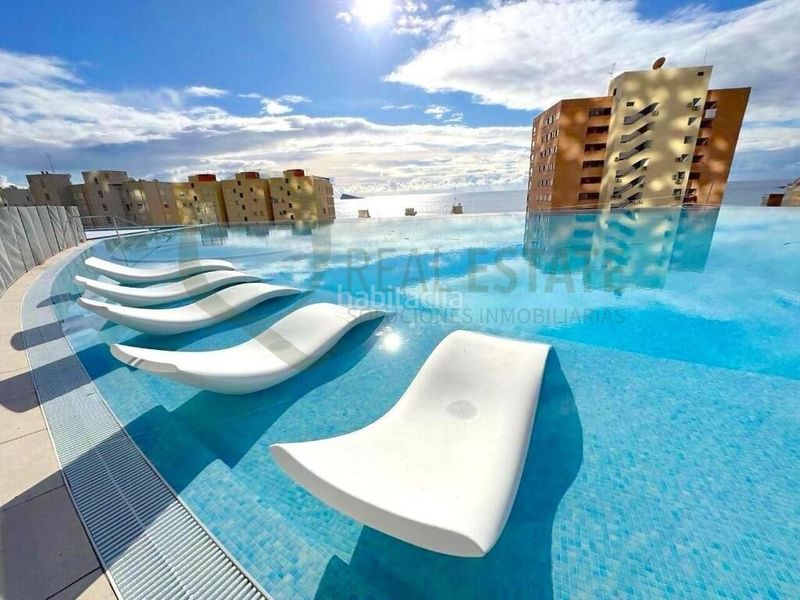 Foto a81668df-7a8a-4950-b7fd-2c43c648a516. Piso icono de lujo en costa blanca diseño hitech, vistas infinitas al mar y máxima privacidad en Benidorm
