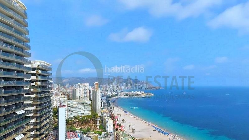 Foto bc4188df-d427-4a6b-9149-c547d5dc8cb3. Piso icono de lujo en costa blanca diseño hitech, vistas infinitas al mar y máxima privacidad en Benidorm