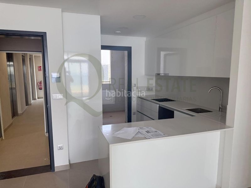 Foto c1135866-477b-4be7-a7a2-679bf6bd61a6. Piso icono de lujo en costa blanca diseño hitech, vistas infinitas al mar y máxima privacidad en Benidorm