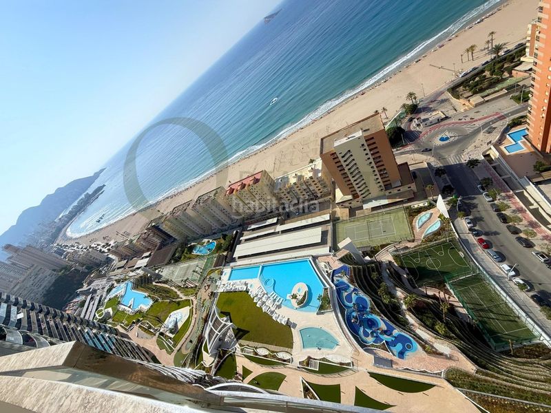 Foto c2f434bd-6c43-41e6-9ad5-cb697f85ef48. Piso icono de lujo en costa blanca diseño hitech, vistas infinitas al mar y máxima privacidad en Benidorm