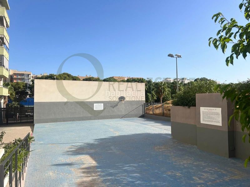 Foto 9d20ee7e-664e-4084-9e3e-b62e4b1b05e3. Pis amb calefacció aparcament piscina a Benisaudet Alicante