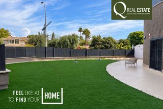Location Rez-de-chaussée  Torero pacorro. Piso de 2 dormitorios en pau 5 con 150 m2 de terraza y piscina.
