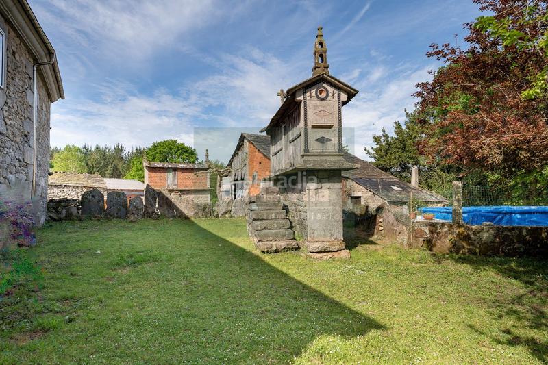 Foto df79d24a-c313-4907-a441-0acb6b6791f0. Casa in avenida lugo 45 in Friol