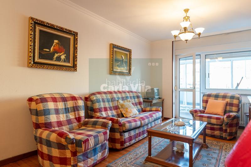 Foto 8e59abe3-64fd-4574-9045-0a84817f9d60. Piso amplitud y buenas condiciones en plena plaza fonte do rei en Lugo