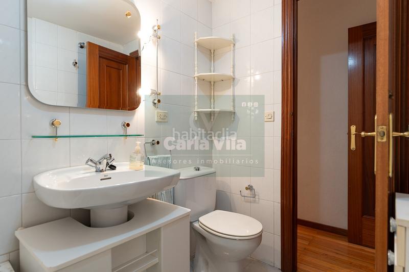 Foto b88fd2c1-b792-499e-ba39-98ded158a982. Piso amplitud y buenas condiciones en plena plaza fonte do rei en Lugo