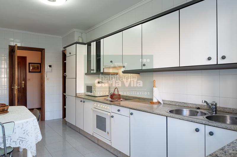 Foto e3ad955c-a229-4fff-9e55-e11434e053ff. Piso amplitud y buenas condiciones en plena plaza fonte do rei en Lugo