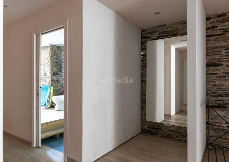 Foto 80c728d2-ec05-4027-8741-bda7e463b480. Lloguer local comercial amb calefacció a Centro - Recinto Amurallado Lugo