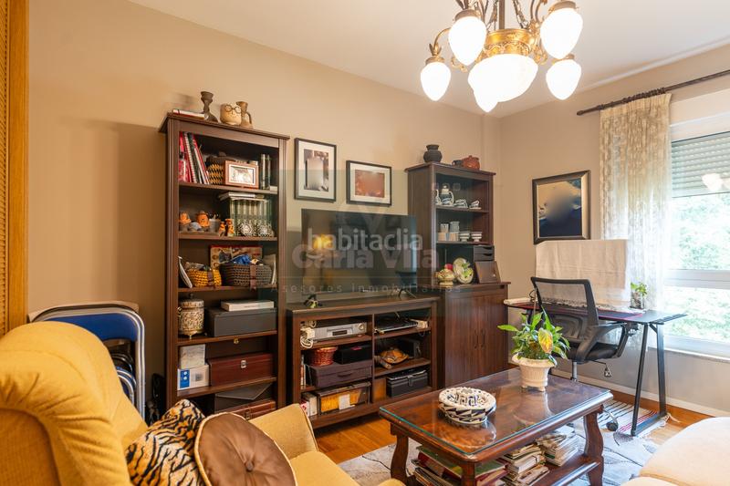 Foto 9dc3d4bb-c9f5-447b-9781-584a91f64f70. Dúplex  en estado envidiable, con dormitorio en planta baja en Lugo