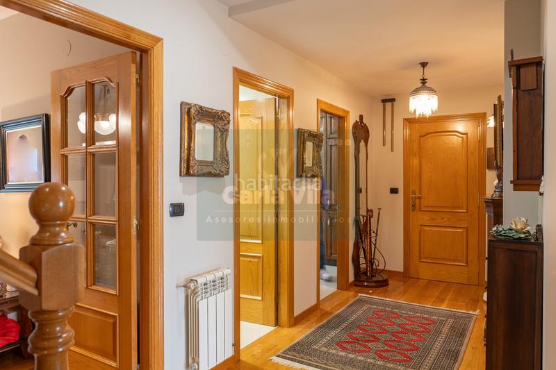 Foto baf01d2b-8b2e-4908-a2b4-f2709ee9bbea. Dúplex  en estado envidiable, con dormitorio en planta baja en Lugo