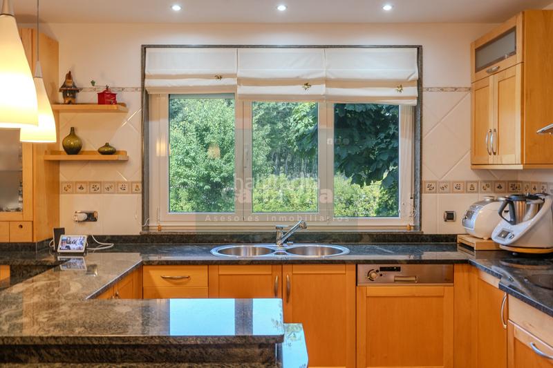 Foto aad64ba1-499d-4dfc-9099-e34428969c00. Chalet con riscaldamento parcheggio in Outeiro de Rei