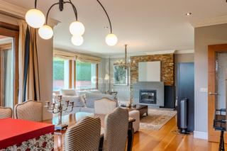 Chalet  Lugar santalla. Cahalet de lujo a 5 kilómetros de lugo con piscina y vistas verd